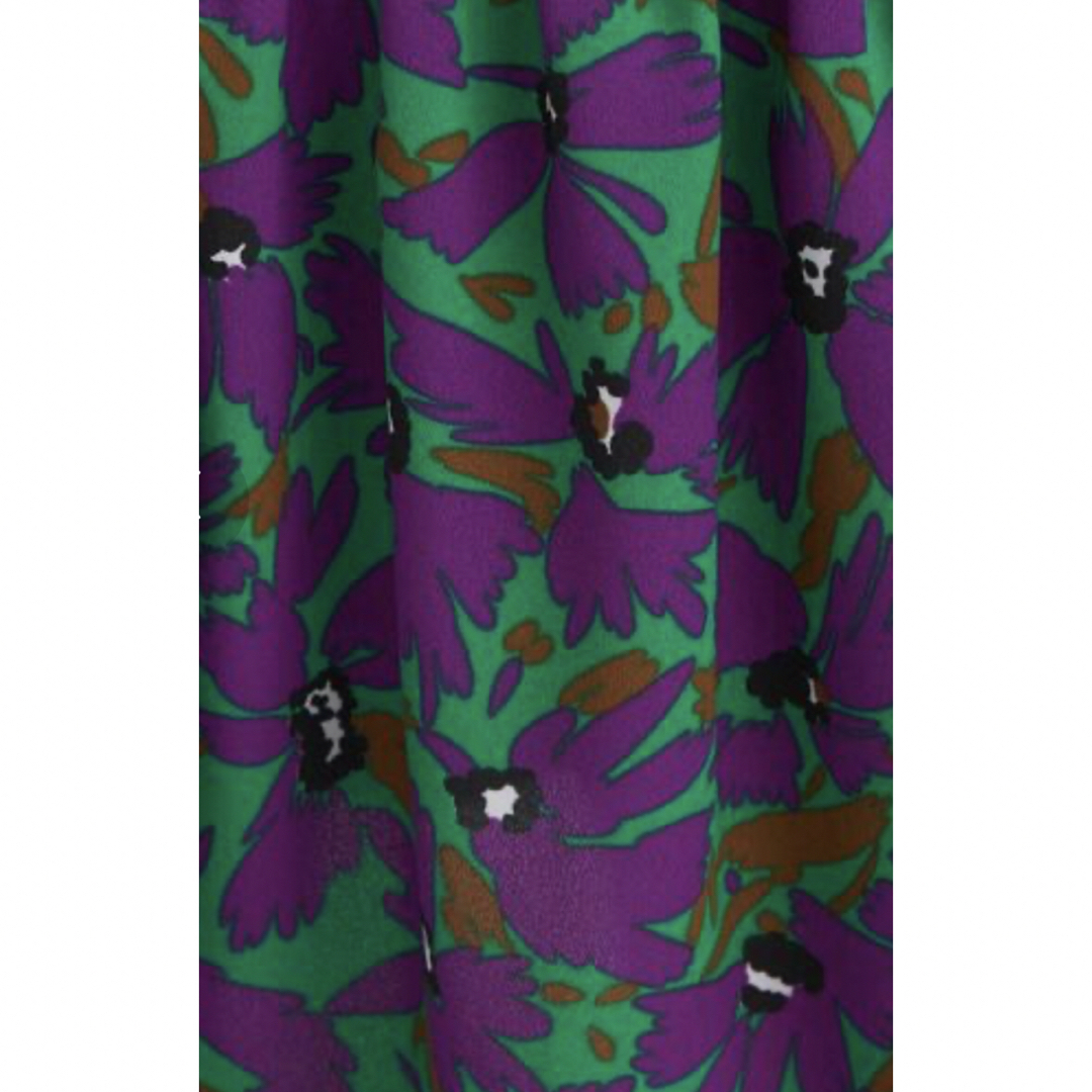 UNITED ARROWS green label relaxing(ユナイテッドアローズグリーンレーベルリラクシング)の🔴新品　green label relaxing フラワーティアード スカート レディースのスカート(ロングスカート)の商品写真