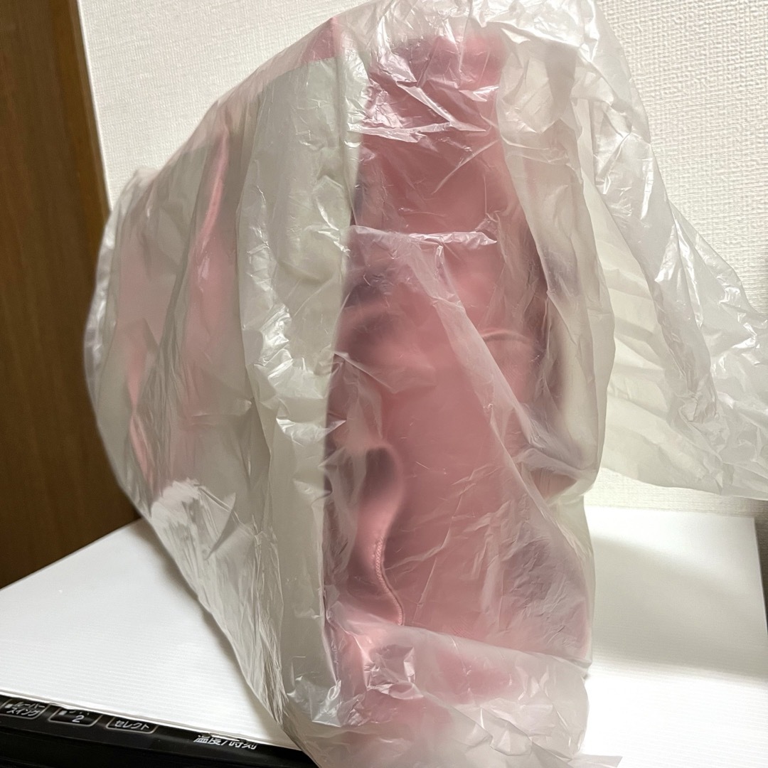 リアレア×春奈るな OSHI TO DATE フリルトート痛バッグ ピンク レディースのバッグ(トートバッグ)の商品写真