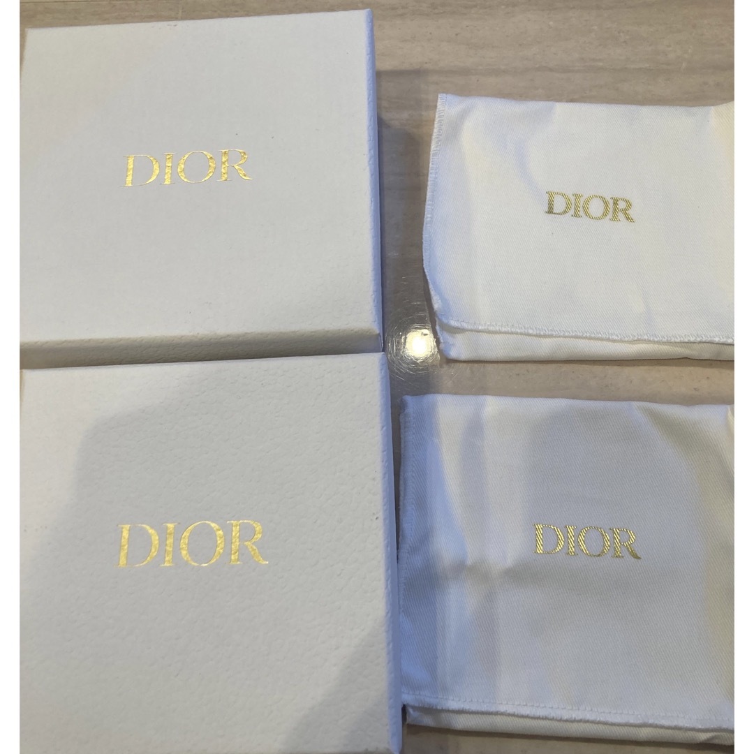 Dior(ディオール)のDior 空箱　保存袋付き　2個セット レディースのバッグ(ショップ袋)の商品写真