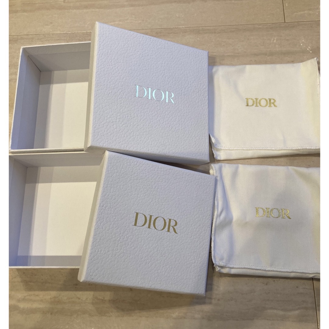 Dior(ディオール)のDior 空箱　保存袋付き　2個セット レディースのバッグ(ショップ袋)の商品写真