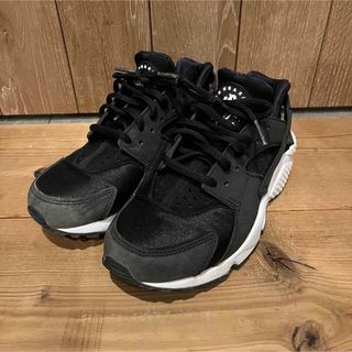 ナイキ(NIKE)のナイキ　NIKE AIR HUARACHE エア ハラチ 黒 23.5cm(スニーカー)