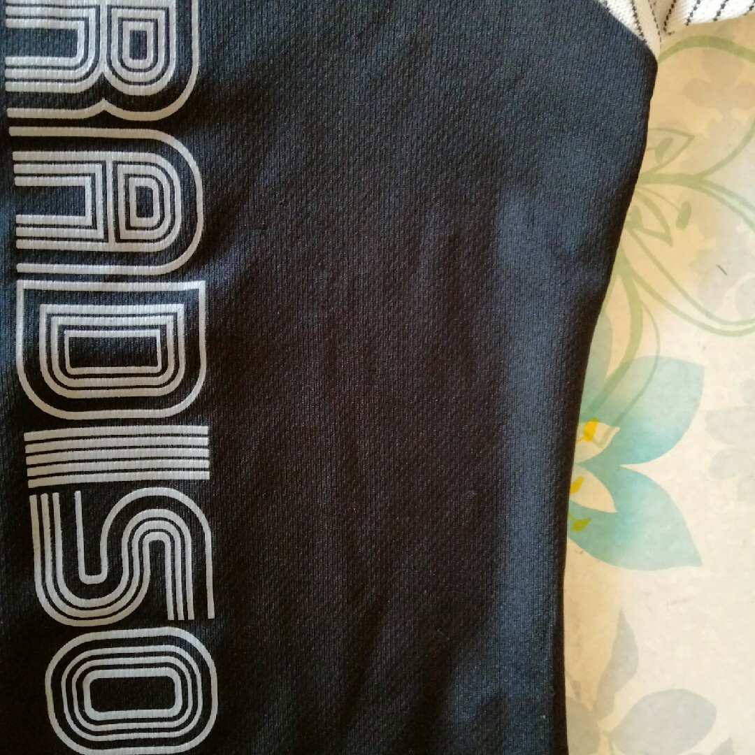 Paradiso(パラディーゾ)のTシャツ スポーツ/アウトドアのサッカー/フットサル(ウェア)の商品写真