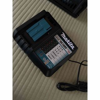 Makita - マキタ 14.4V/18Vリチウムイオンバッテリ用急速充電器(DC18RF)