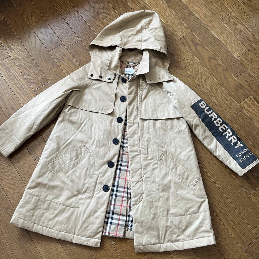 BURBERRY(バーバリー)の【Burberrychildren】トレンチコート　10y140cm キッズ/ベビー/マタニティのキッズ服男の子用(90cm~)(コート)の商品写真