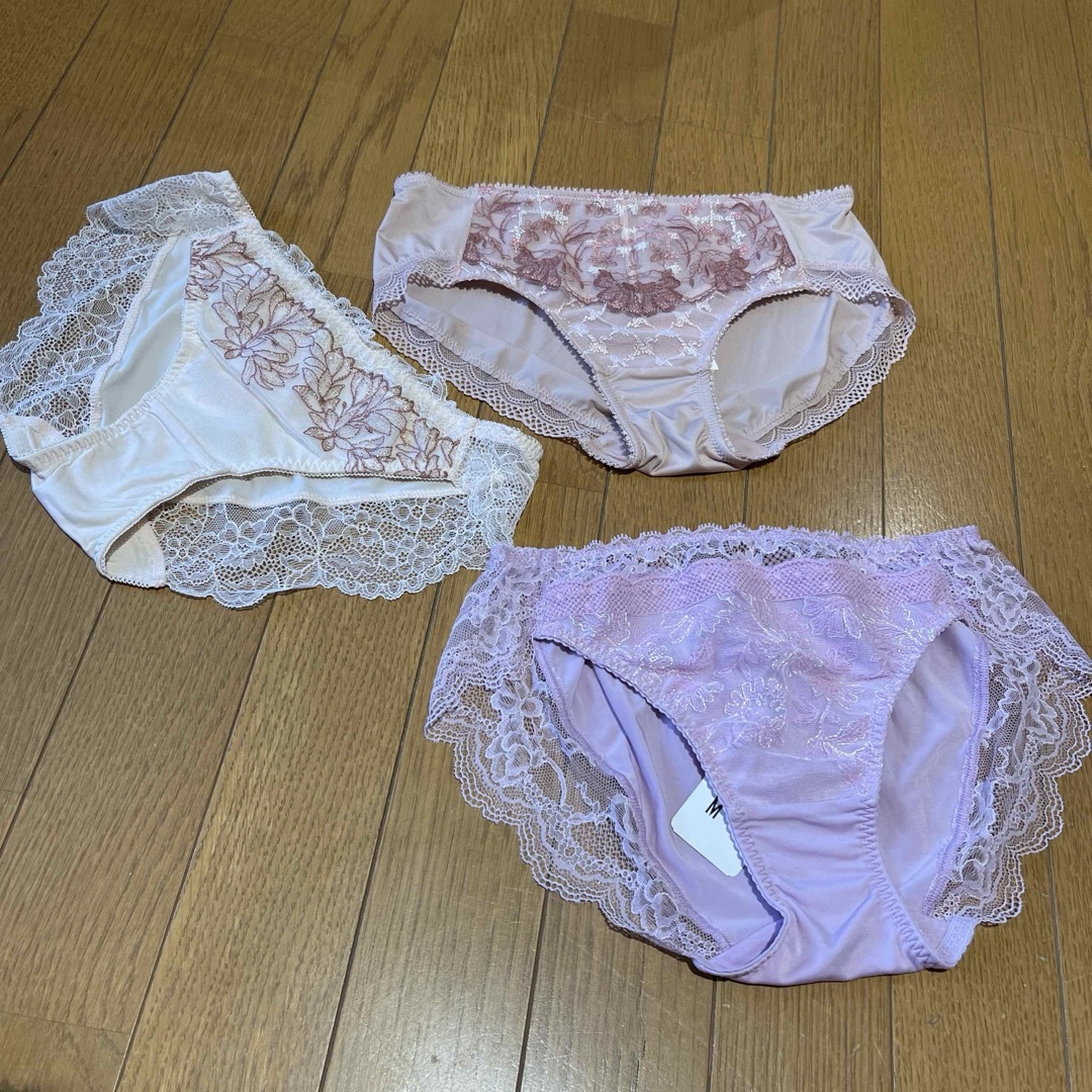 Triumph(トリンプ)の⑦アモスタイル　フローラレ　ショーツ　3セット レディースの下着/アンダーウェア(ショーツ)の商品写真