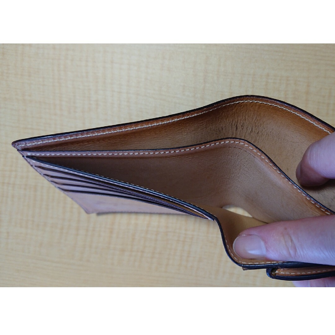 万双のコードバン二つ折り財布 メンズのファッション小物(折り財布)の商品写真