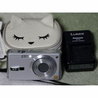 パナソニック(Panasonic)の動作確認済 Panasonic Lumix DMC-FX7 i♡poohケース付(コンパクトデジタルカメラ)