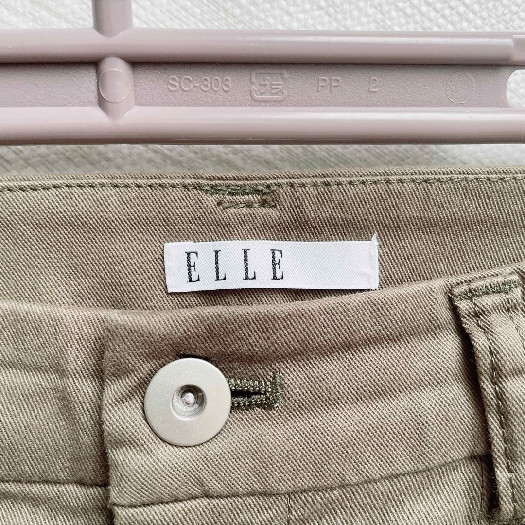 ELLE(エル)の【ELLE】ワイドパンツ《38/M相当》左後ろポケットやや汚れあり  カーキ レディースのパンツ(カジュアルパンツ)の商品写真