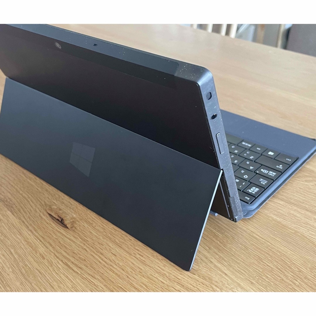 Microsoft(マイクロソフト)のsurface 初期化済み　持ち運びケース付き スマホ/家電/カメラのPC/タブレット(ノートPC)の商品写真