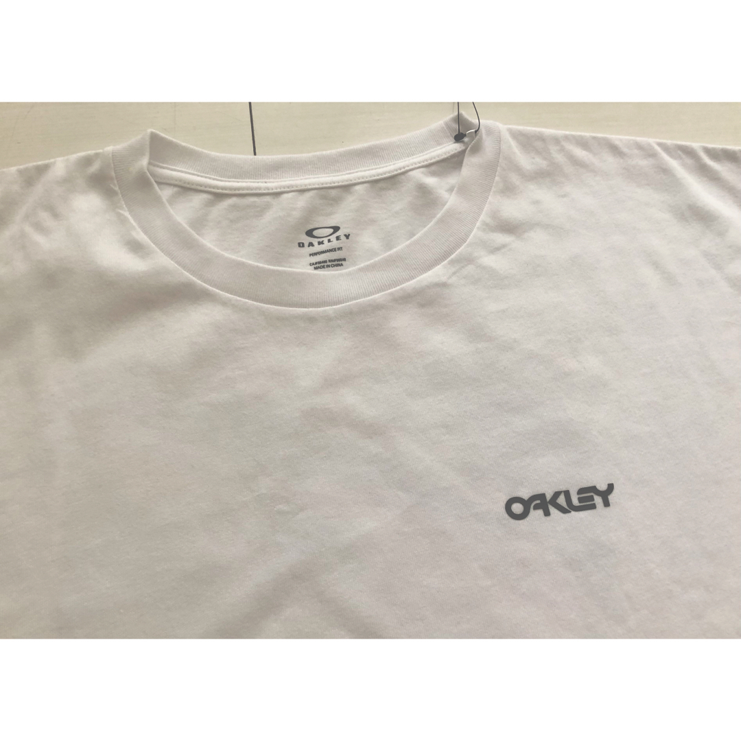 Oakley(オークリー)の☆￥6,050オークリーOAKLEY★限定Ｔシャツ【2XL】☆ メンズのトップス(Tシャツ/カットソー(半袖/袖なし))の商品写真