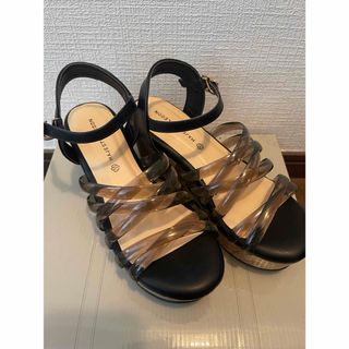 マジェスティックレゴン(MAJESTIC LEGON)のシャイニークリアサンダル(サンダル)