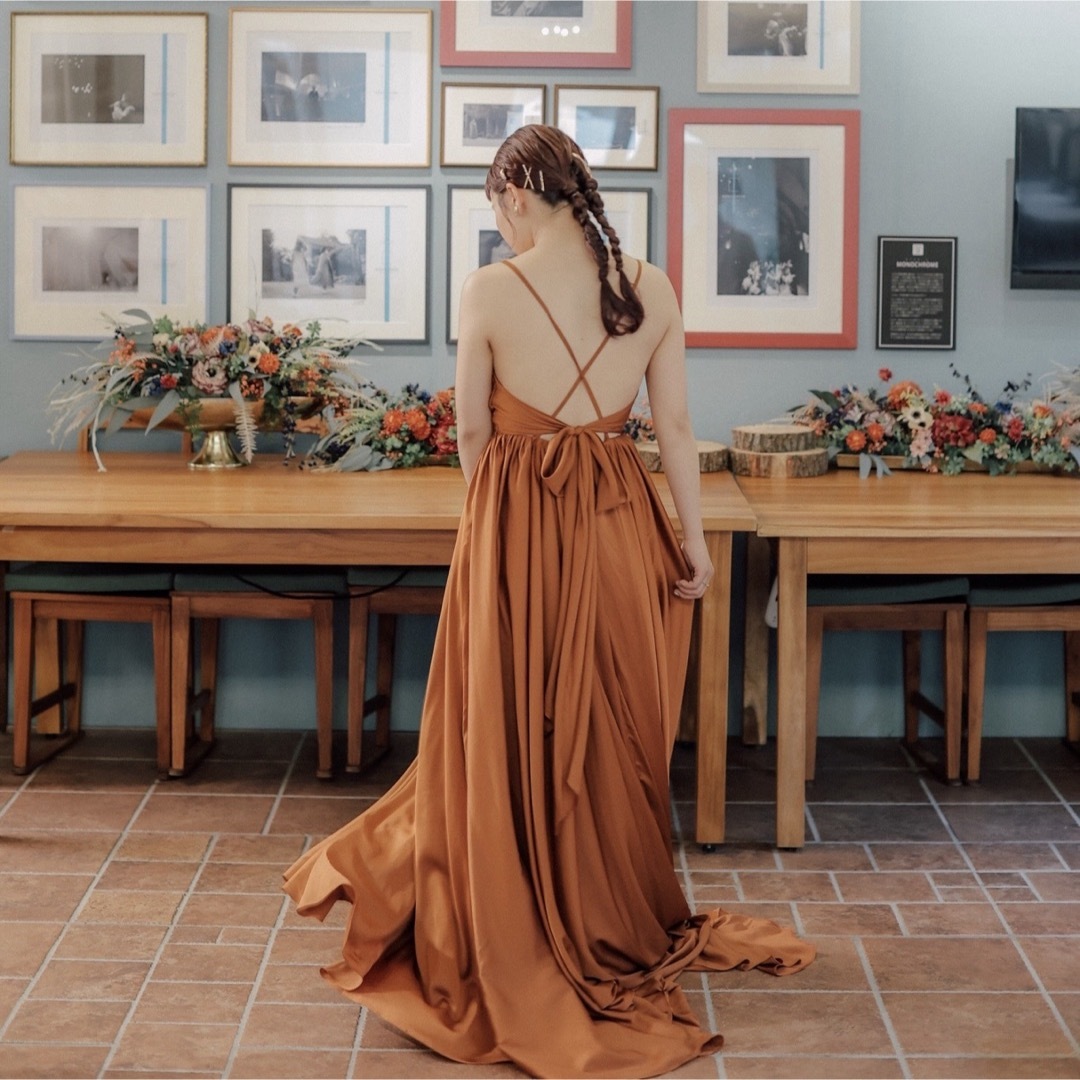 バッククロス テラコッタ キャミソール ドレス レディースのフォーマル/ドレス(ウェディングドレス)の商品写真
