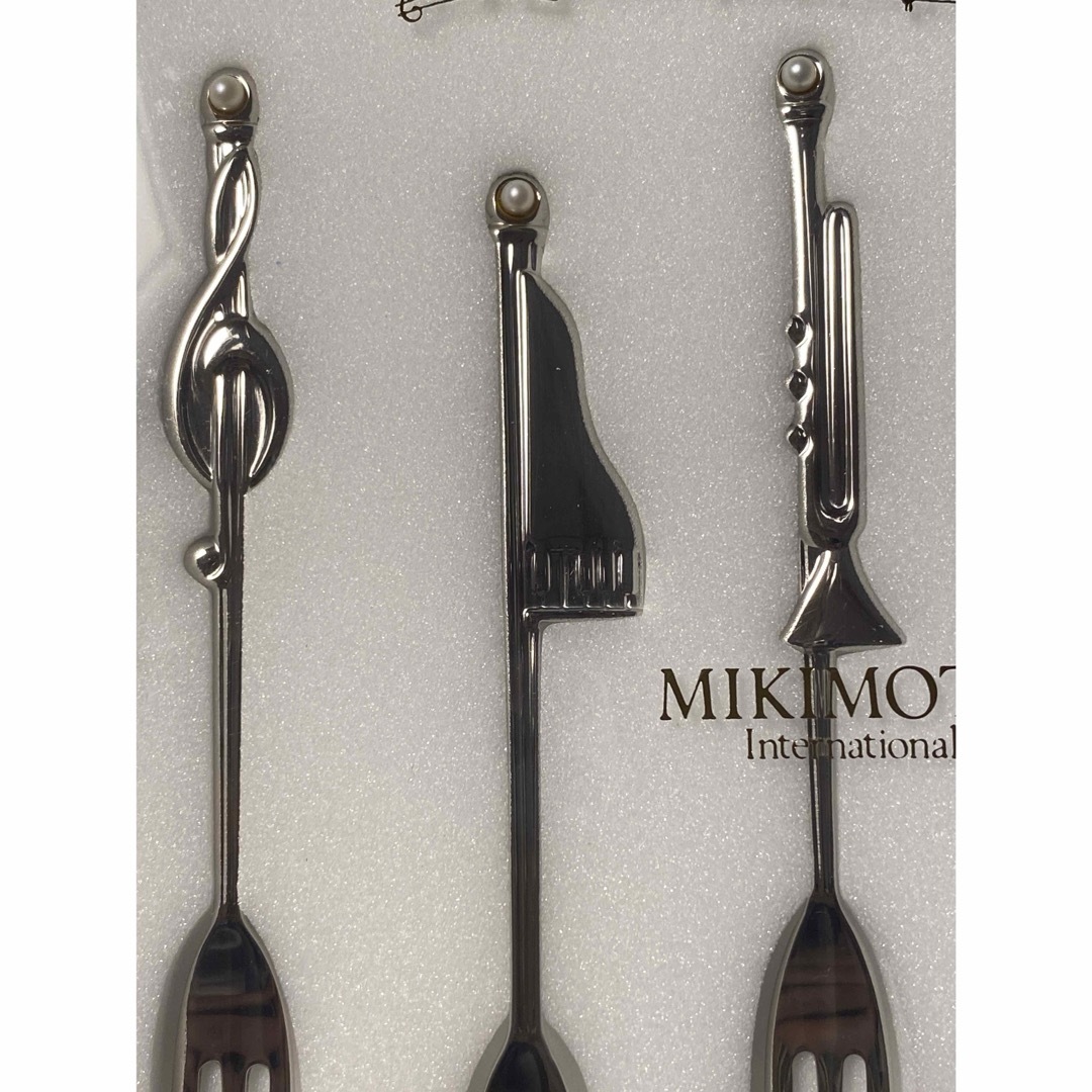 MIKIMOTO(ミキモト)のミキモト　ベビーパール付き楽器フォークセット(未使用、実家保管品) インテリア/住まい/日用品のキッチン/食器(カトラリー/箸)の商品写真