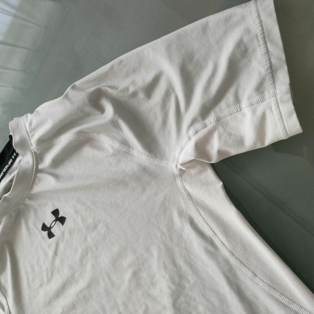 UNDER ARMOUR(アンダーアーマー)のUNDER ARMOUR アンダーアーマー　ヒートギア　半そでシャツ　M メンズのトップス(Tシャツ/カットソー(半袖/袖なし))の商品写真