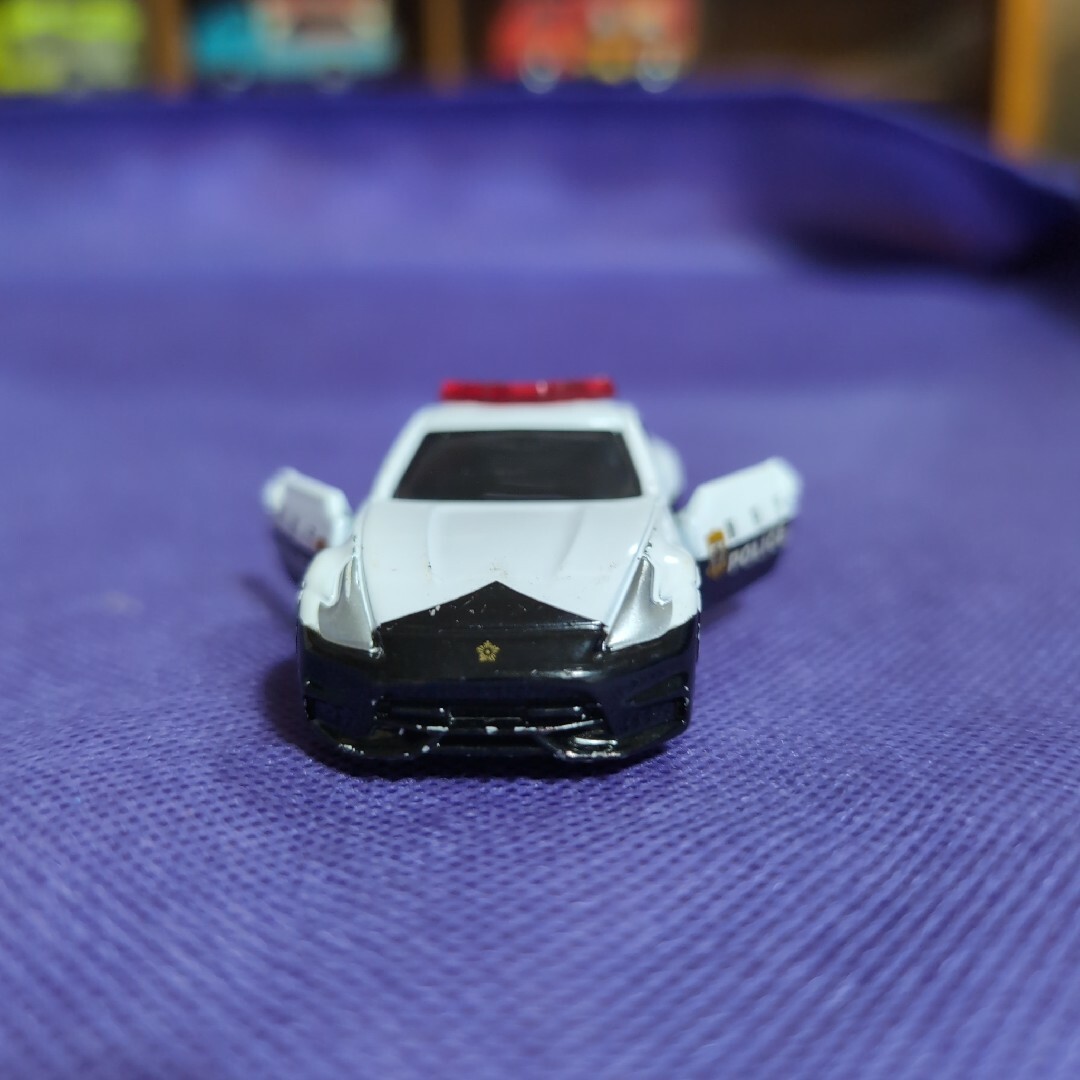 Takara Tomy(タカラトミー)のトミカ　パトカー【日産　フェアレディZ NISMO ニスモ】 エンタメ/ホビーのおもちゃ/ぬいぐるみ(ミニカー)の商品写真