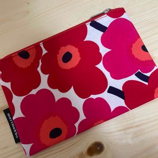 マリメッコ(marimekko)のmarimekkoマリメッコ Kaika ポーチ Mini Unikko(ポーチ)