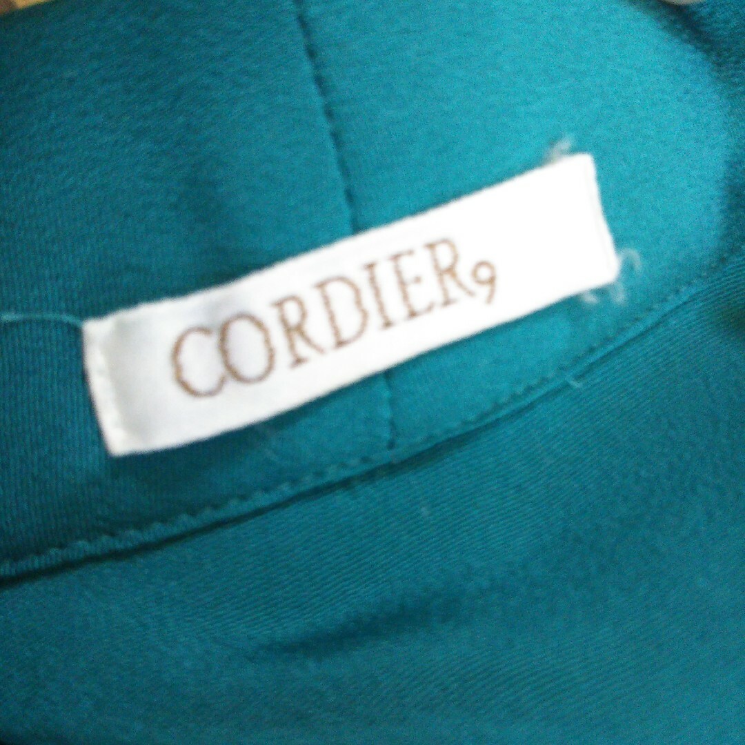 CORDIER(コルディア)のコルディア グリーン ブラウス レディースのトップス(シャツ/ブラウス(長袖/七分))の商品写真