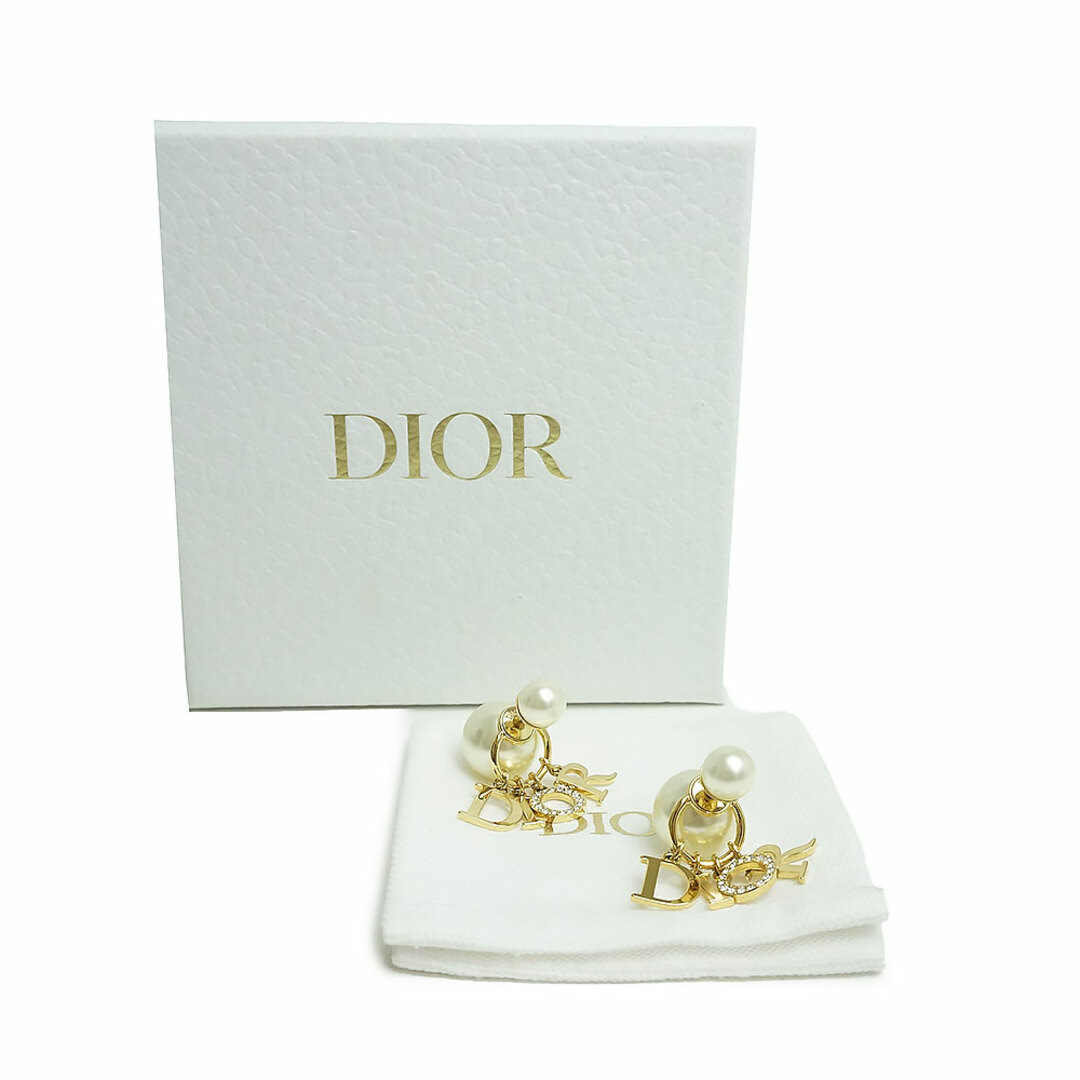Christian Dior(クリスチャンディオール)のクリスチャンディオール パール ラインストーン ロゴ トライバル ピアス ゴールド ホワイト 白 E1411TRICY 箱付 Christian Dior（新品・未使用品） レディースのアクセサリー(ピアス)の商品写真