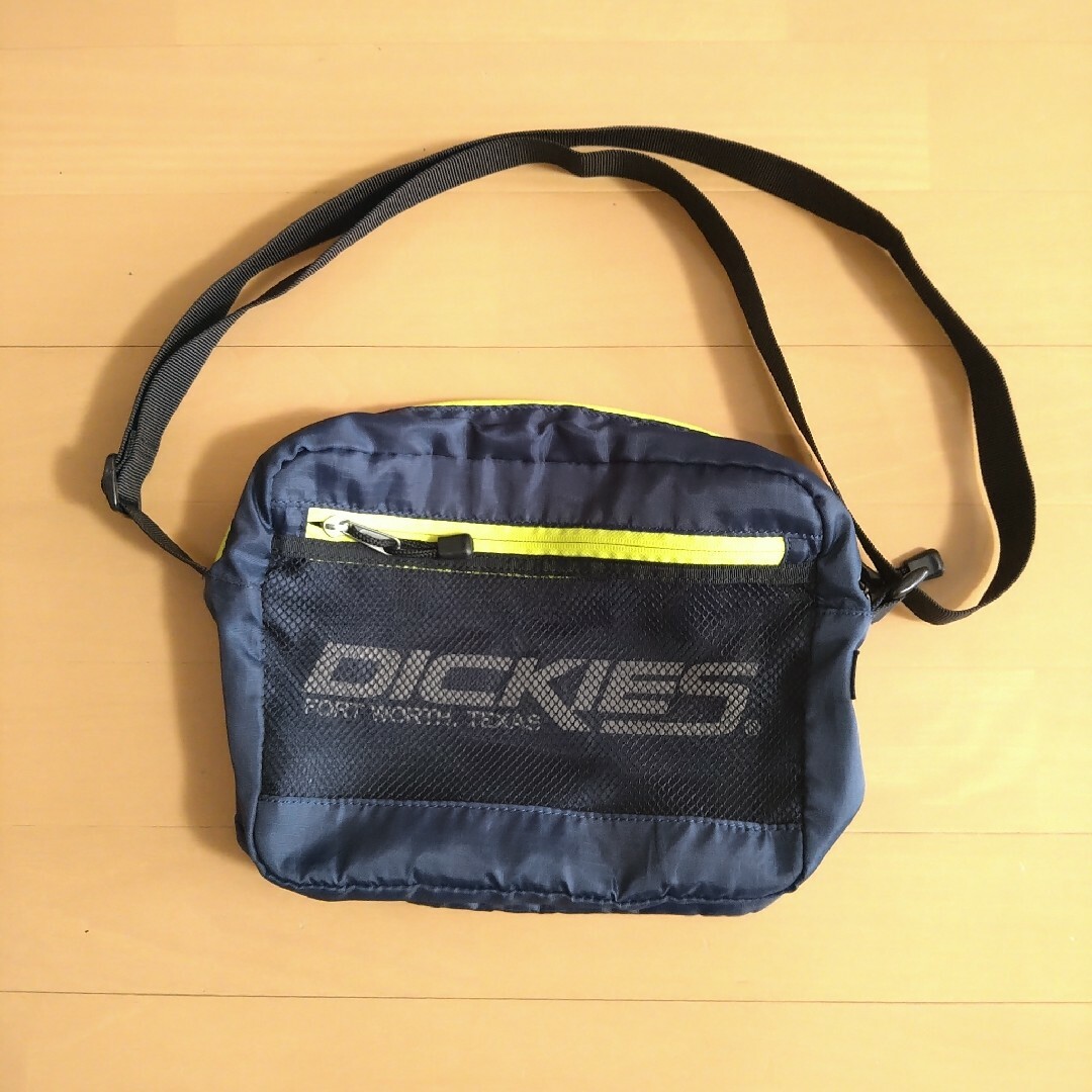 Dickies(ディッキーズ)のDickies ナイロンショルダーバッグ メンズのバッグ(ショルダーバッグ)の商品写真