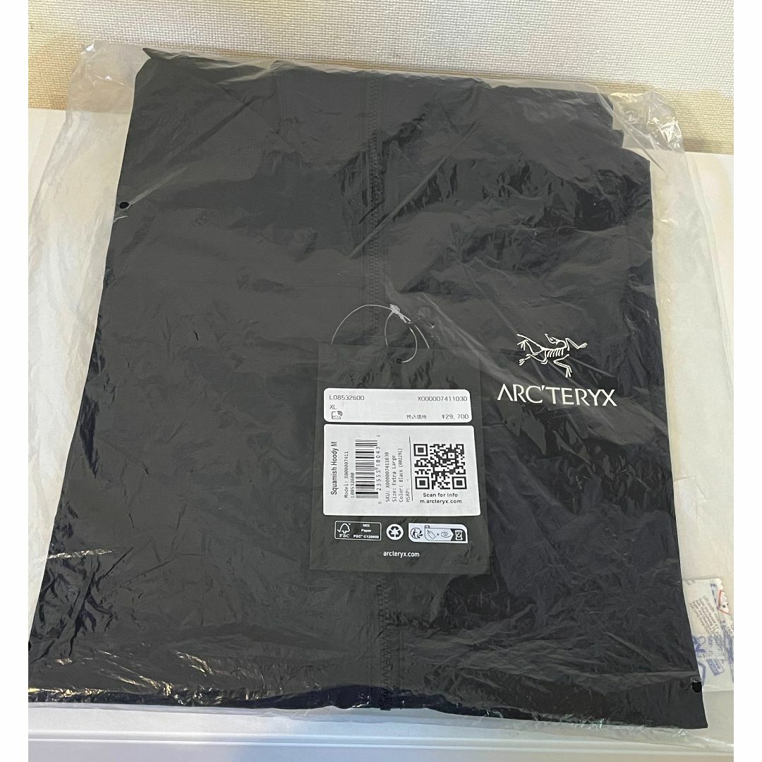 ARC'TERYX(アークテリクス)の【新品】XL　ARC'TERYX / Squamish Hoodie　ブラック メンズのジャケット/アウター(ナイロンジャケット)の商品写真