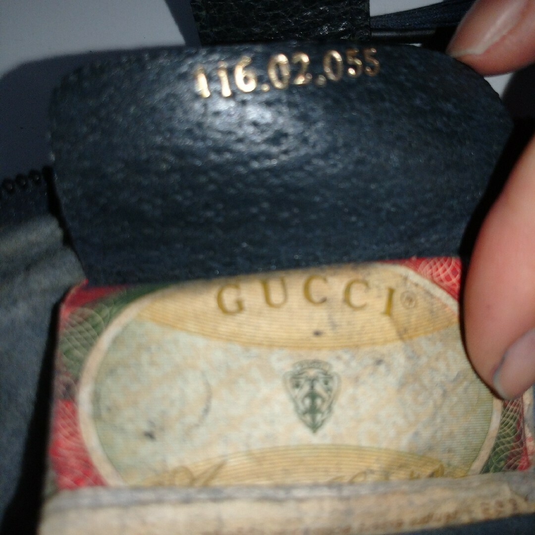 Gucci(グッチ)のオールドグッチ  ショルダーバッグ　紙タグ　GGスプリーム　PVC ほつれ レディースのバッグ(ショルダーバッグ)の商品写真