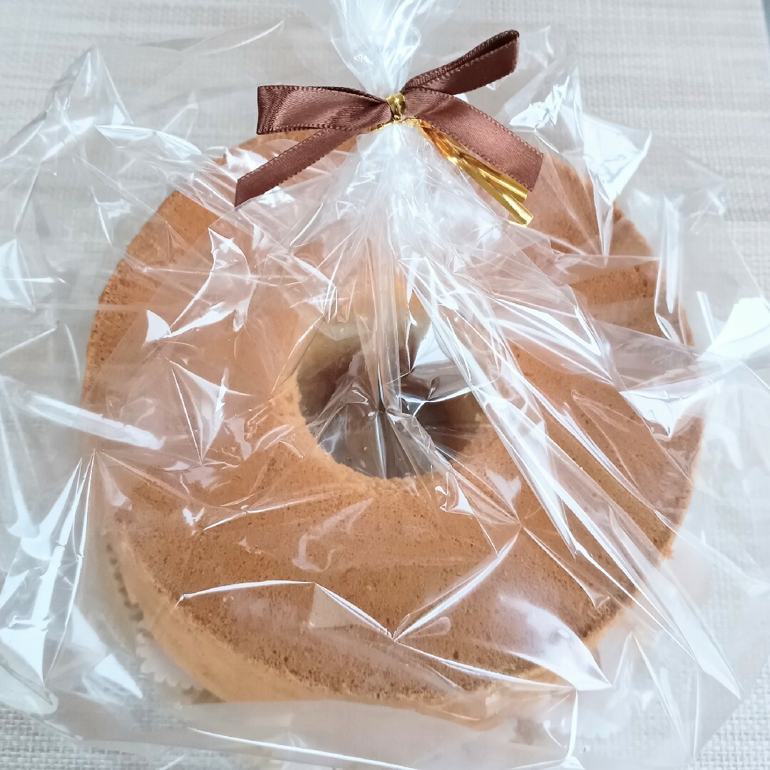 米粉シフォンケーキ　ホール 食品/飲料/酒の食品(菓子/デザート)の商品写真