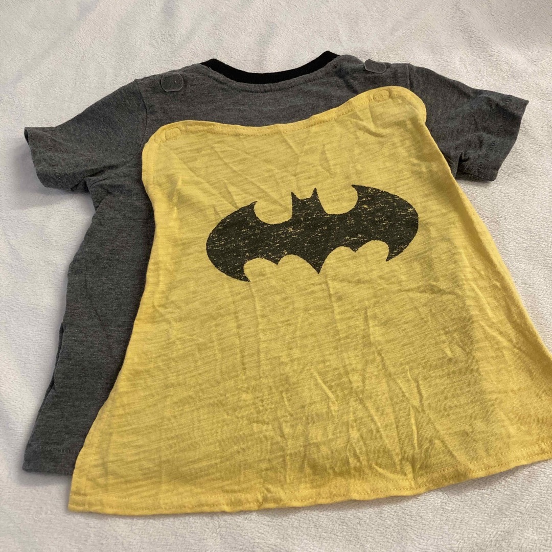 babyGAP(ベビーギャップ)のGAP  BATMAN  Tシャツ　マント付き キッズ/ベビー/マタニティのキッズ服男の子用(90cm~)(Tシャツ/カットソー)の商品写真