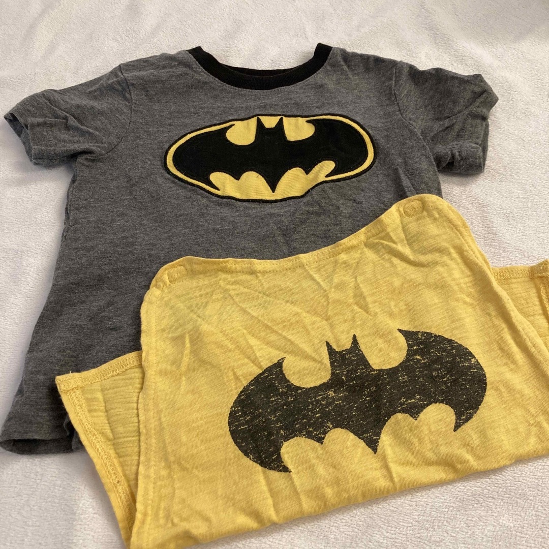 babyGAP(ベビーギャップ)のGAP  BATMAN  Tシャツ　マント付き キッズ/ベビー/マタニティのキッズ服男の子用(90cm~)(Tシャツ/カットソー)の商品写真