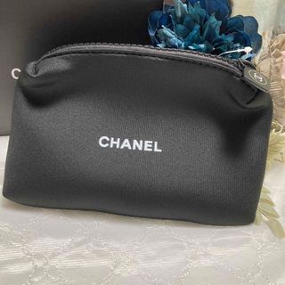 シャネル(CHANEL)のシャネル ノベルティ ポーチ CHANEL コスメ 小物 黒非売品　新品未使用品(ポーチ)