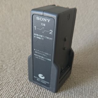 ソニー(SONY)のSONY BC-V500ハンディカムバッテリー充電器 2本同時充電可能(ビデオカメラ)