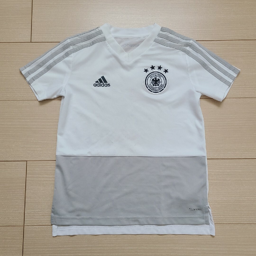 adidas(アディダス)のドイツ代表&バイエルンミュンヘン　レプリカTシャツ　キッズ スポーツ/アウトドアのサッカー/フットサル(ウェア)の商品写真