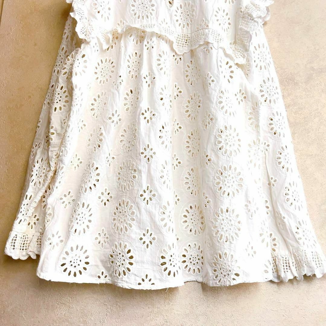 ZARA WOMEN 総刺繍　カットワーク　トップス　長袖　花柄　フリル　白　L レディースのトップス(シャツ/ブラウス(長袖/七分))の商品写真