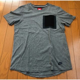 ナイキ(NIKE)のナイキ　ナイロン　ポケット付き　グレー　Ｔシャツ　Lサイズ (Tシャツ/カットソー(半袖/袖なし))