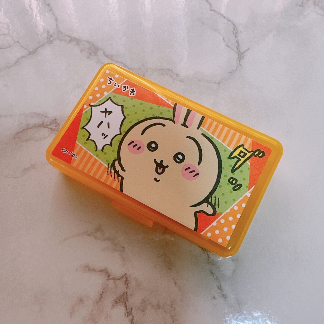 ちいかわ ケース&シール うさぎ エンタメ/ホビーのおもちゃ/ぬいぐるみ(キャラクターグッズ)の商品写真