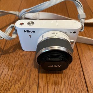 ニコン(Nikon)のNikon NIKON 1 J1 NIKON 1 J1 ズームレンズキット WH(ミラーレス一眼)