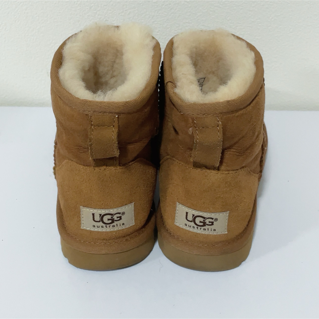 UGG　クラシックミニ　チェスナット　23.0 レディースの靴/シューズ(ブーツ)の商品写真