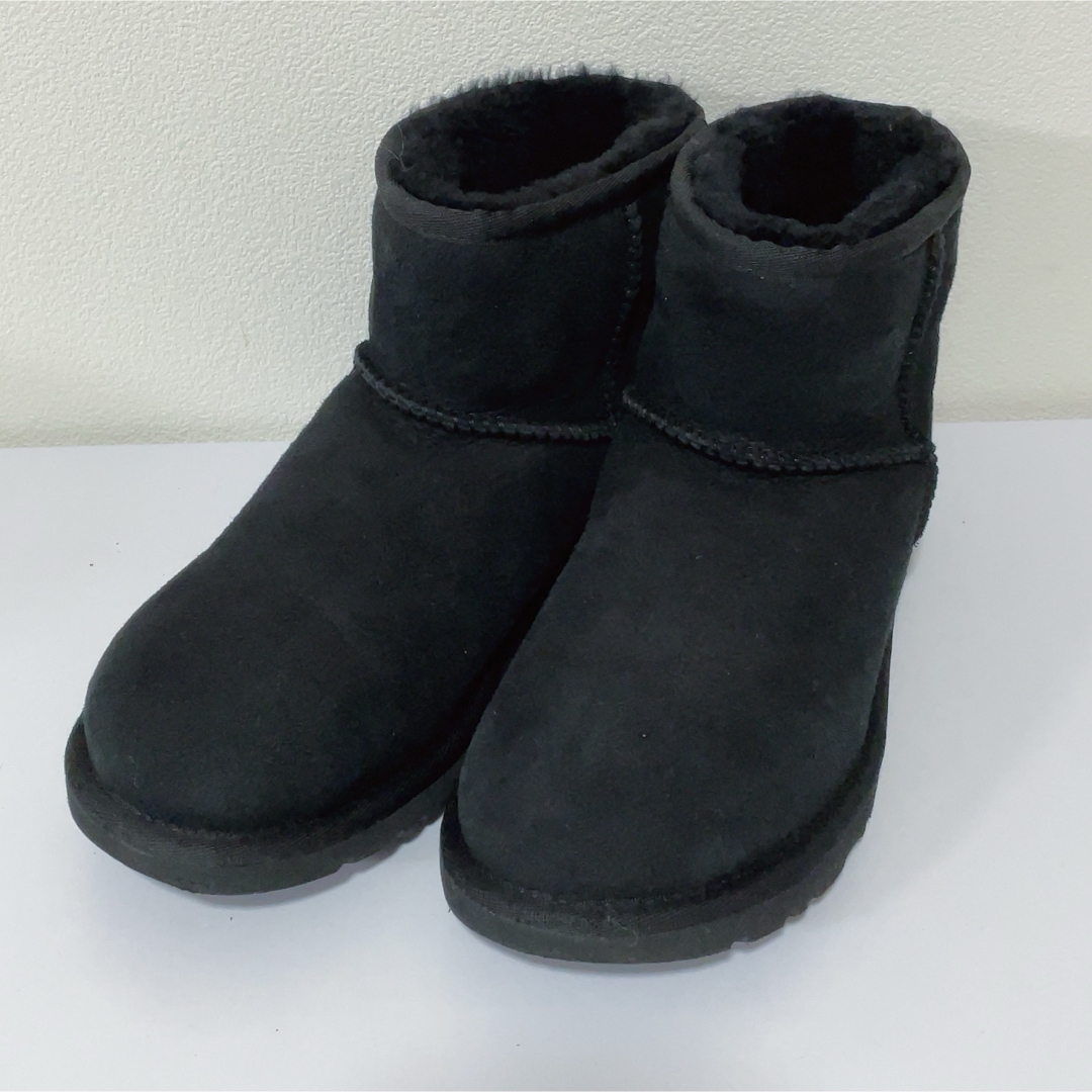 UGG(アグ)のUGG　クラシックミニ　ブラック　23.0 レディースの靴/シューズ(ブーツ)の商品写真