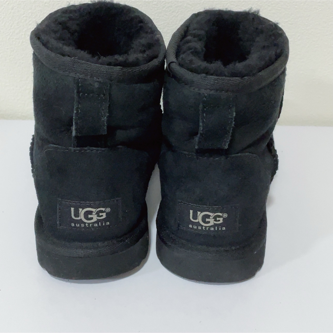 UGG(アグ)のUGG　クラシックミニ　ブラック　23.0 レディースの靴/シューズ(ブーツ)の商品写真