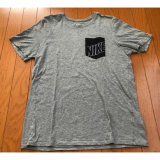 ナイキ(NIKE)のナイキ　ナイロン　ポケット　グレー　Ｔシャツ　Lサイズ (Tシャツ/カットソー(半袖/袖なし))