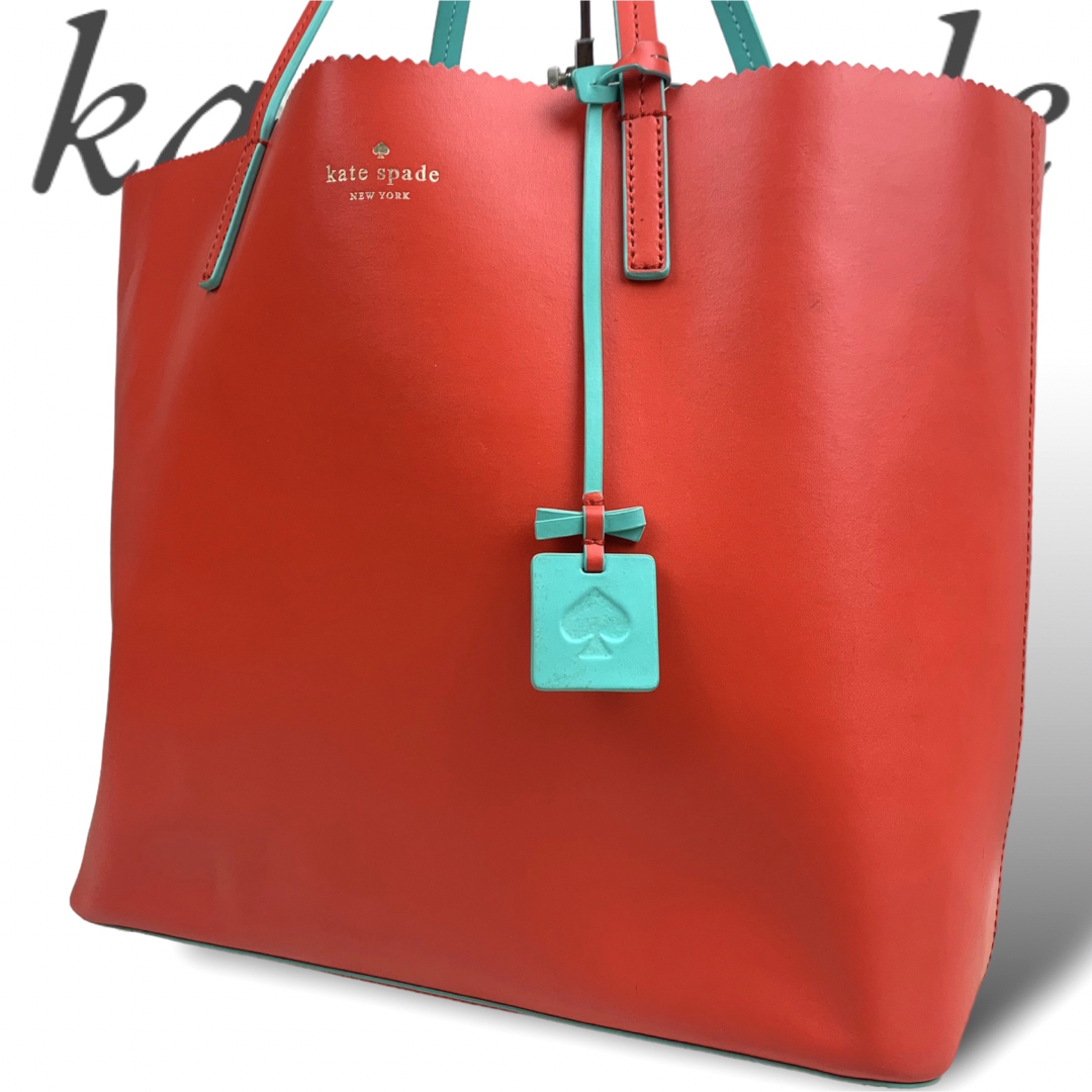 kate spade new york(ケイトスペードニューヨーク)のレア ケイトスペード 本革 ロゴモチーフ トートバッグ 赤系 肩掛け 大容量 レディースのバッグ(トートバッグ)の商品写真