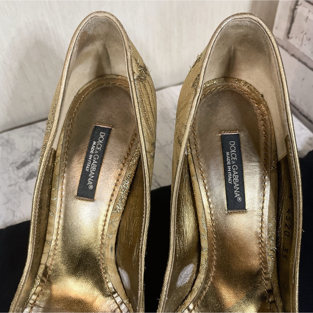 DOLCE&GABBANA(ドルチェアンドガッバーナ)の【ドルガバ】DOLCE&GABBANAゴールドパンプス　22.5cm レディースの靴/シューズ(ハイヒール/パンプス)の商品写真