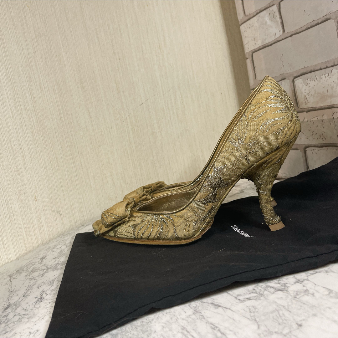DOLCE&GABBANA(ドルチェアンドガッバーナ)の【ドルガバ】DOLCE&GABBANAゴールドパンプス　22.5cm レディースの靴/シューズ(ハイヒール/パンプス)の商品写真