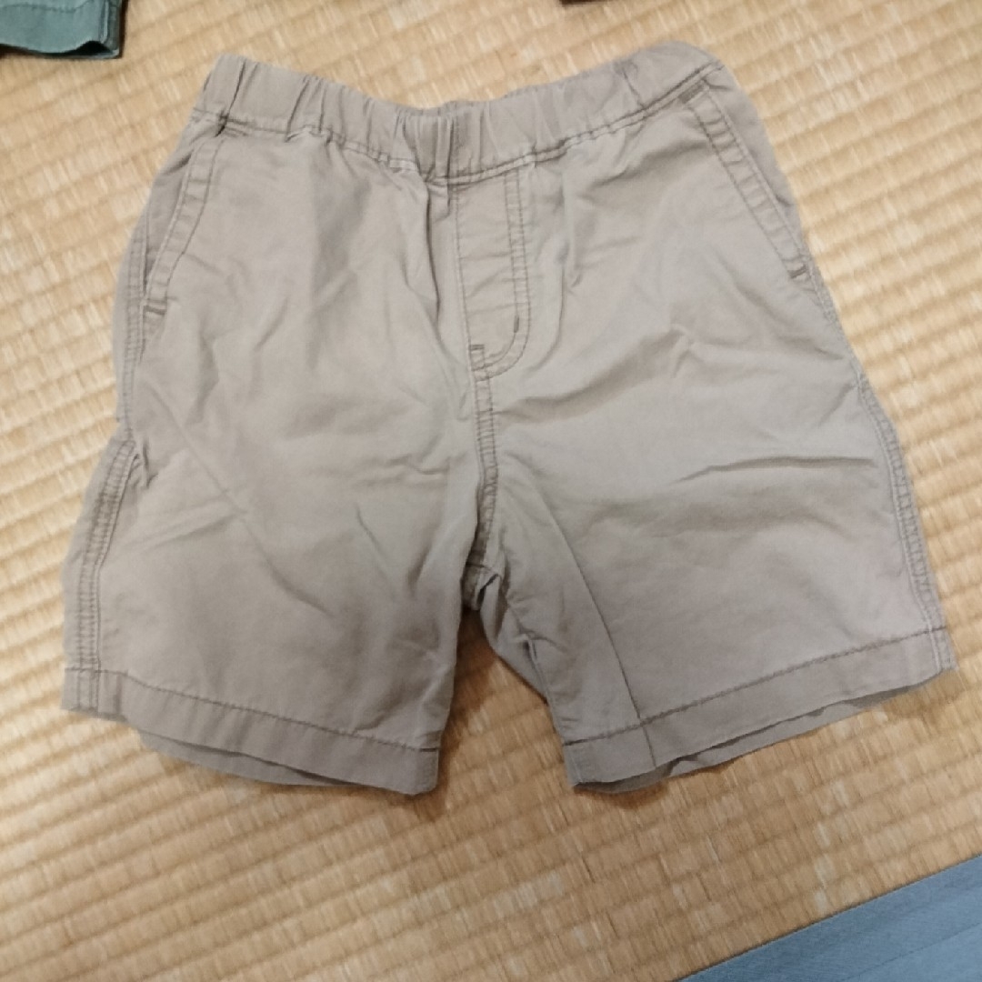 UNIQLO(ユニクロ)のユニクロ　110 ハーフパンツ　半ズボン　ショートパンツまとめ売り キッズ/ベビー/マタニティのキッズ服男の子用(90cm~)(パンツ/スパッツ)の商品写真