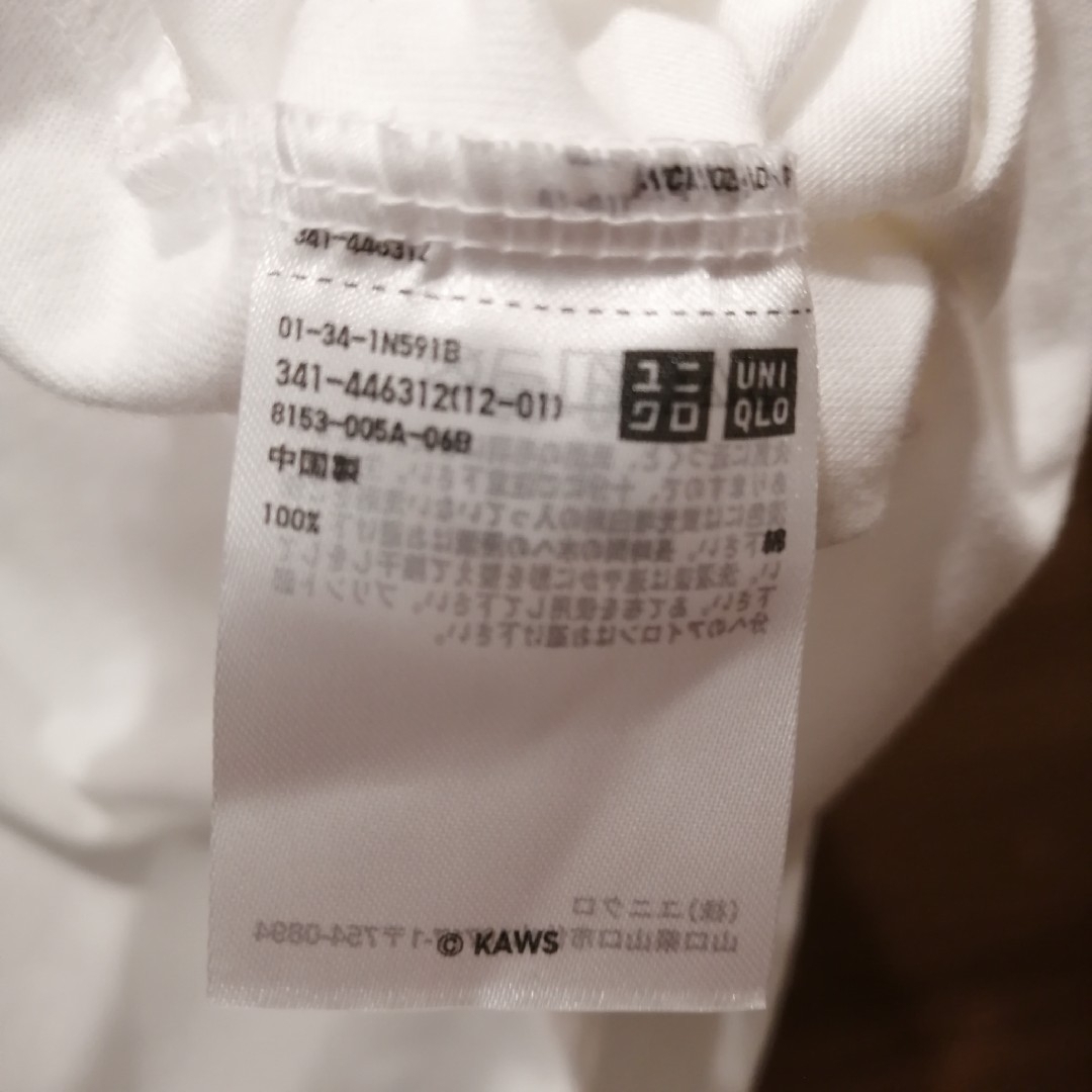 UNIQLO(ユニクロ)のUNIQLO UT kaws カウズ　コラボ　Tシャツ　 Mサイズ　ホワイト メンズのトップス(Tシャツ/カットソー(半袖/袖なし))の商品写真