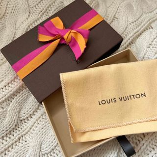 ルイヴィトン(LOUIS VUITTON)のLouisVuitton♢リボンギフトBOX(ショップ袋)