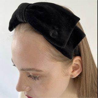 エピヌ(épine)のé ribbon velours headband  (カチューシャ)