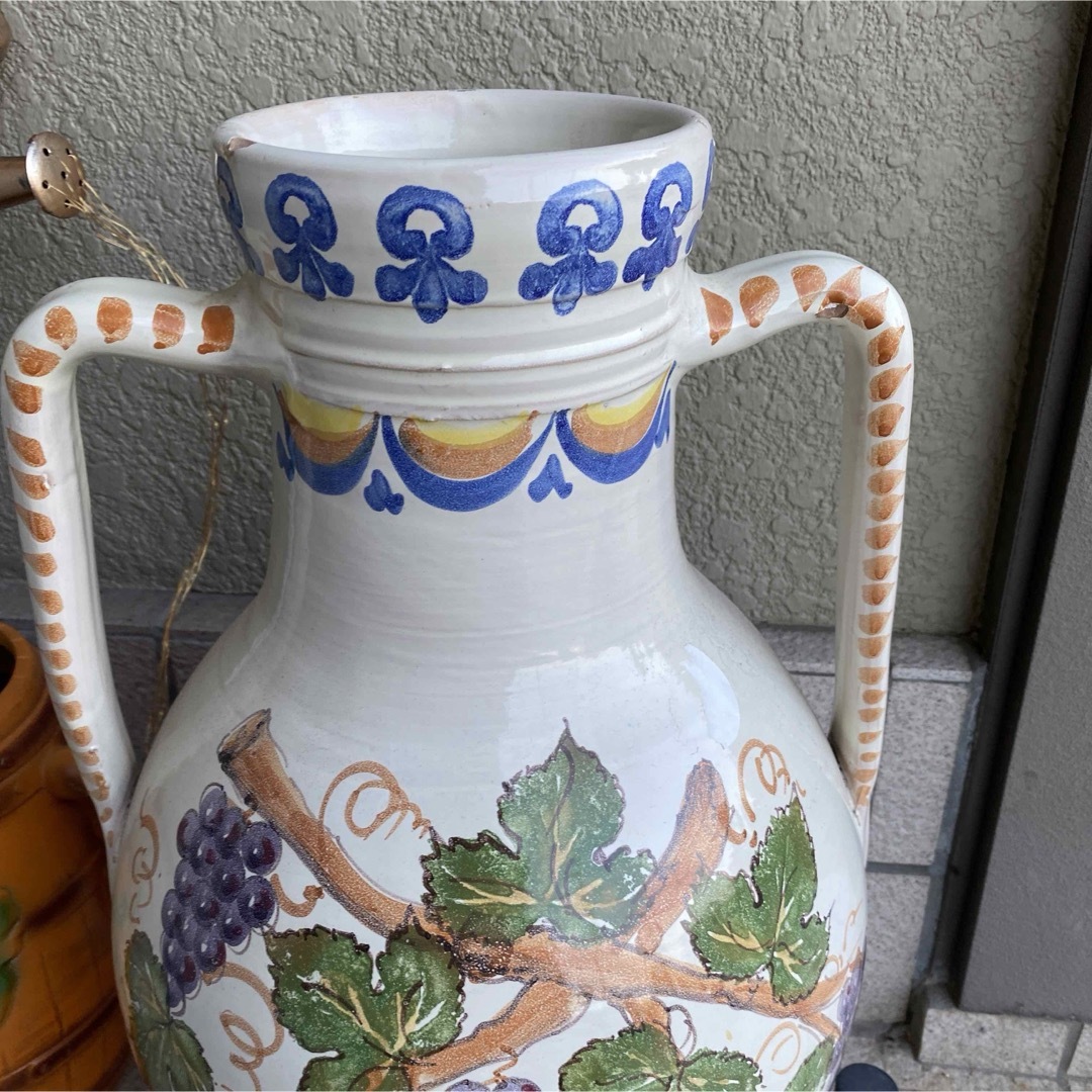 イタリア　ガーデニング　ぶどう柄　花瓶　大きな壺 インテリア/住まい/日用品のインテリア小物(花瓶)の商品写真