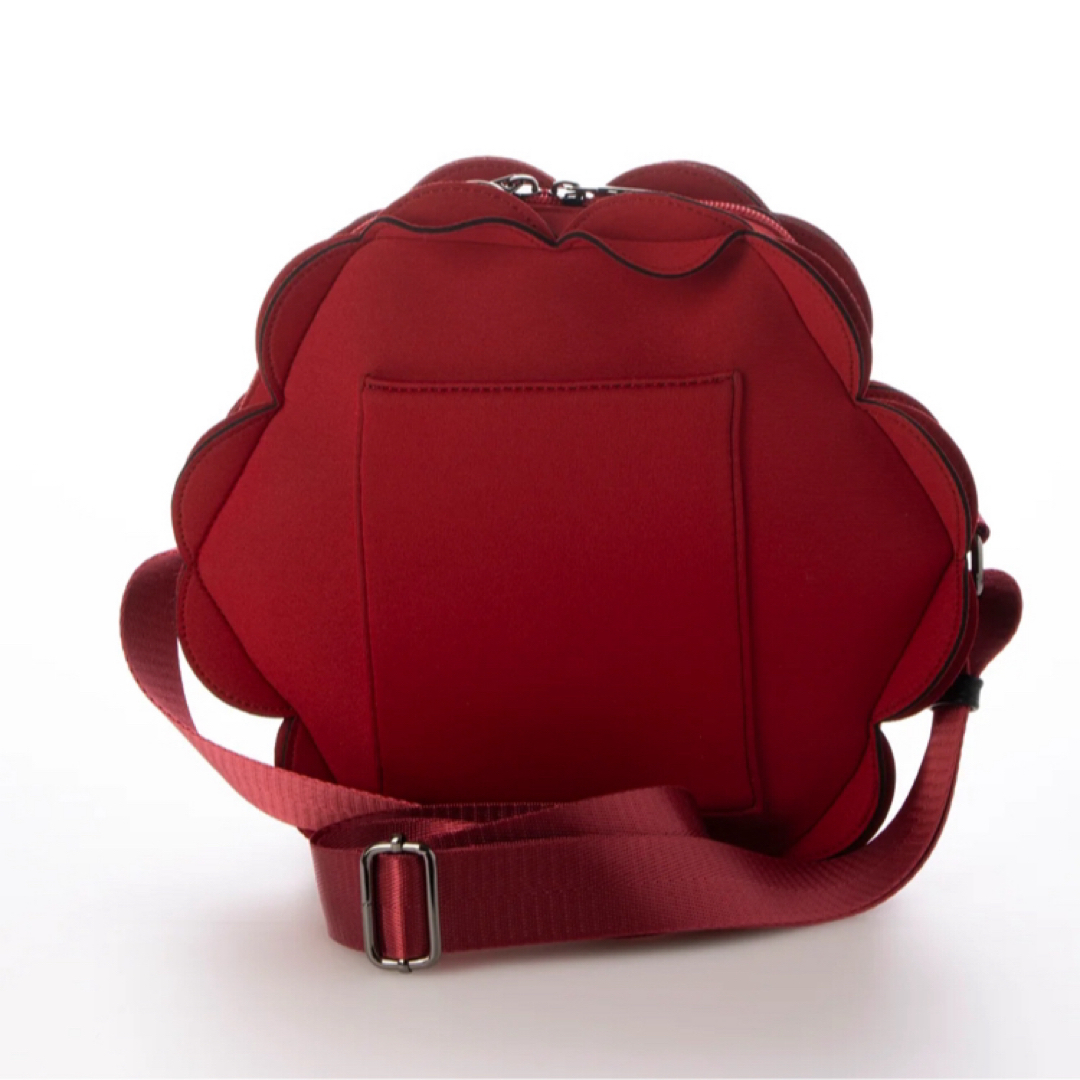 【未使用】MIOOGGI  ショルダーバッグ　 3D フラワーバッグ　レッド  レディースのバッグ(ショルダーバッグ)の商品写真