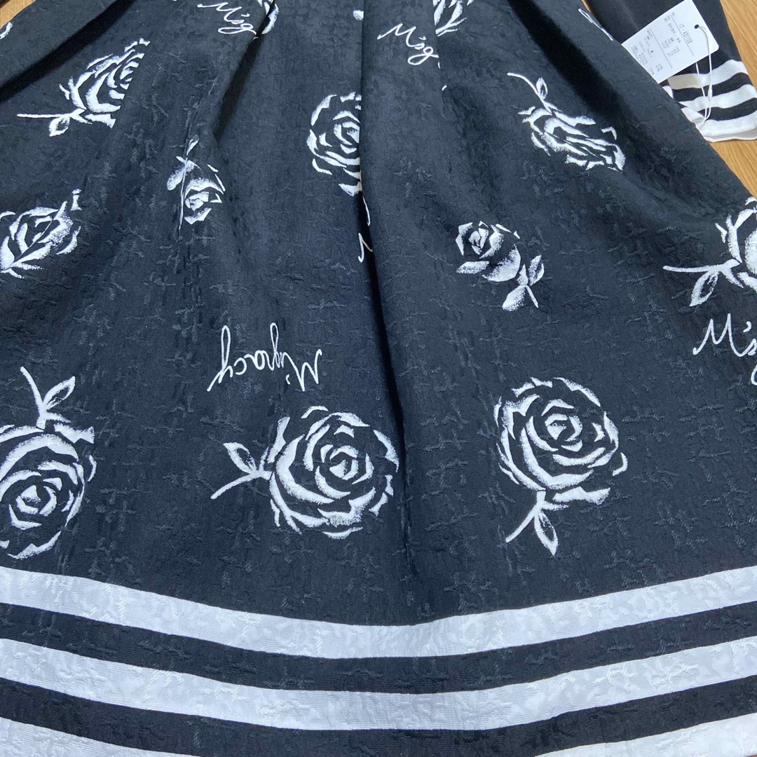 M'S GRACY(エムズグレイシー)のエムズグレイシー　薔薇柄ニットコンビワンピース新品 レディースのワンピース(ひざ丈ワンピース)の商品写真