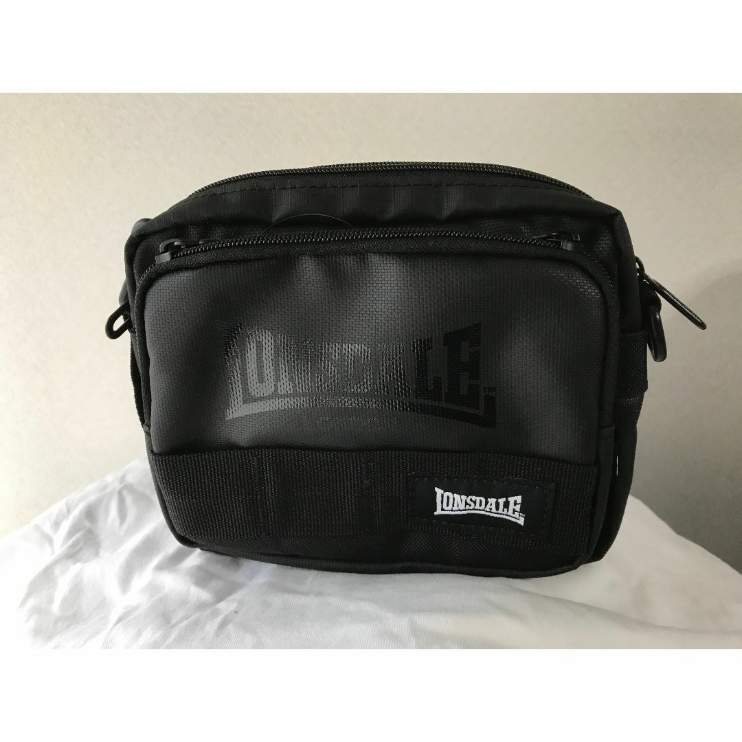 LONSDALE(ロンズデール)のロンズデール ショルダーバッグ カーボンコート 新品 ショルダーベルト脱着可能 メンズのバッグ(ショルダーバッグ)の商品写真